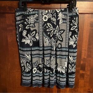 J Jill Blue Print Stretchy Rayon Knit Skirt with box pleats size S It#C70